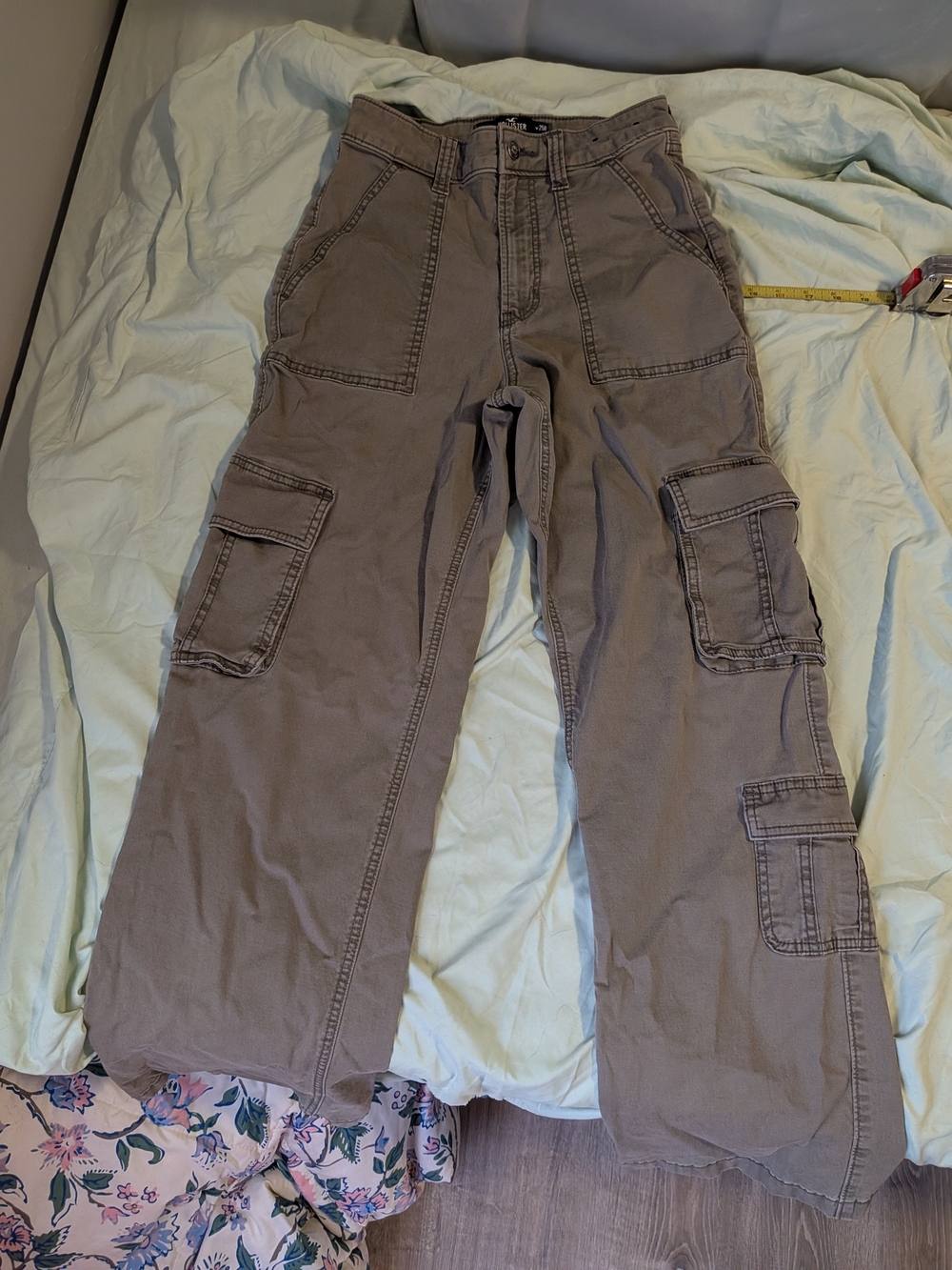 Women's Holister Baggy Cargo Pants